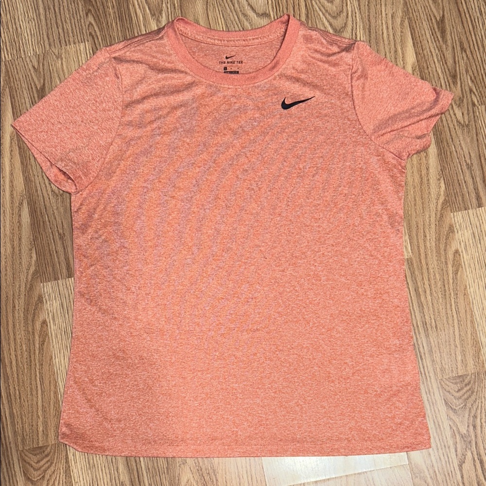 EUC Nike Women's Orange Short Sleeve Tee Dri-Fit